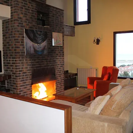 La Casa Azul Con Piscina Holiday home Miengo