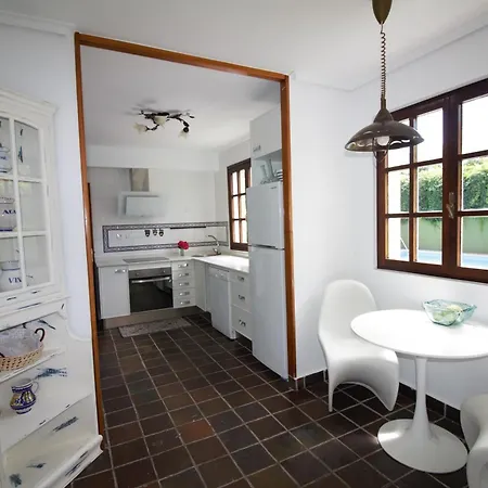 La Casa Azul Con Piscina Miengo