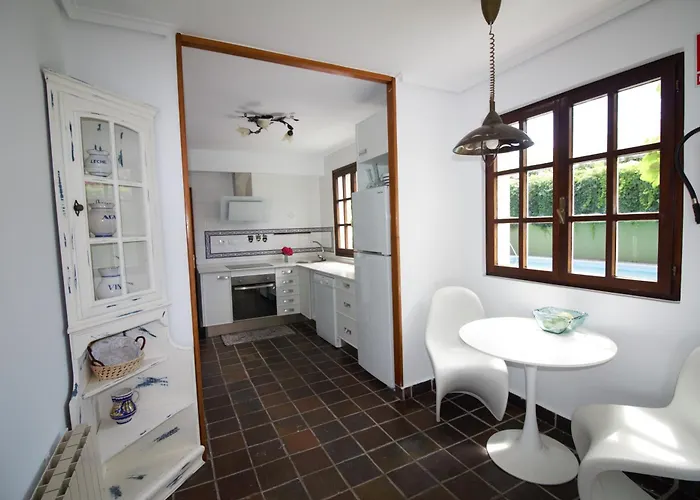 La Casa Azul Con Piscina Miengo