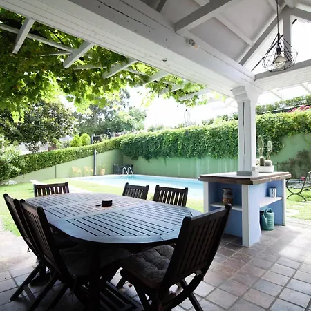 La Casa Azul Con Piscina Nyaraló *