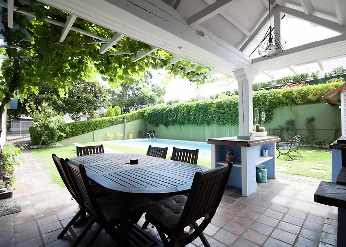 La Casa Azul Con Piscina Holiday home *